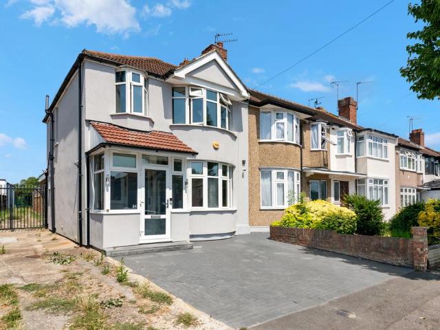 House for sale in London Borough of Ealing, Greater London