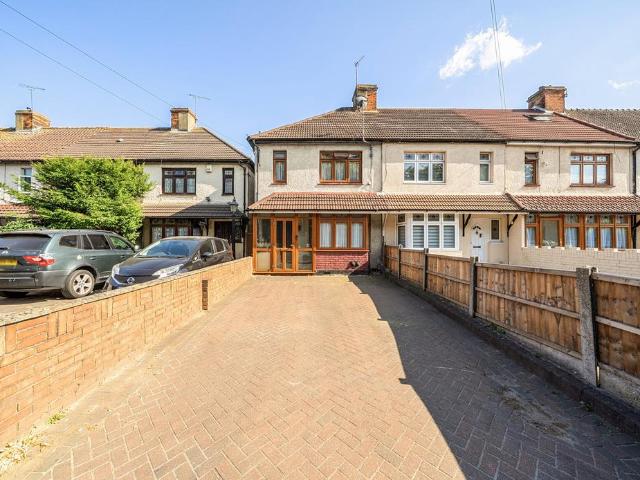 House for sale in Rush Green, Greater London