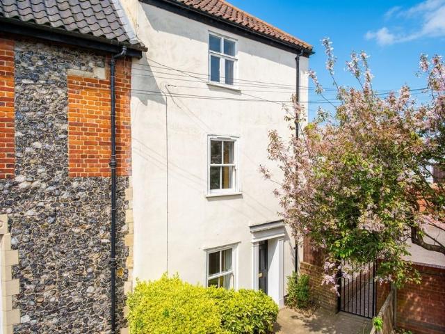 House for sale in New Catton, East Bank