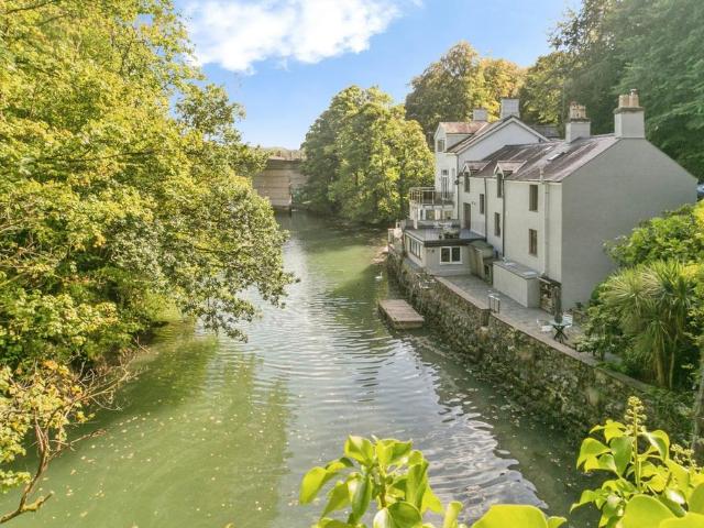 House for sale in Menai Bridge, Wales