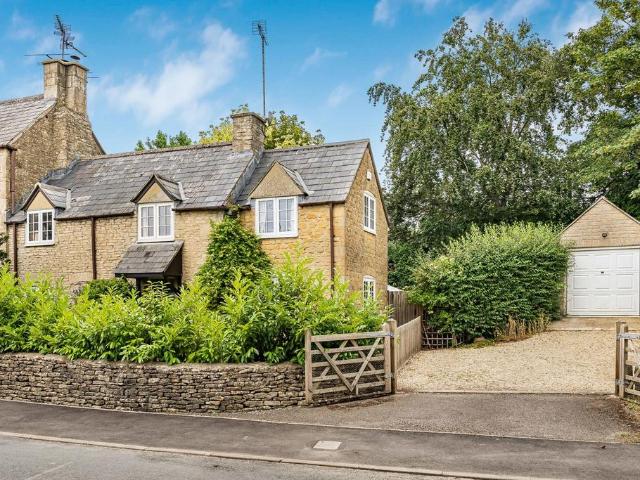 House for sale in Fossebridge, Gloucestershire
