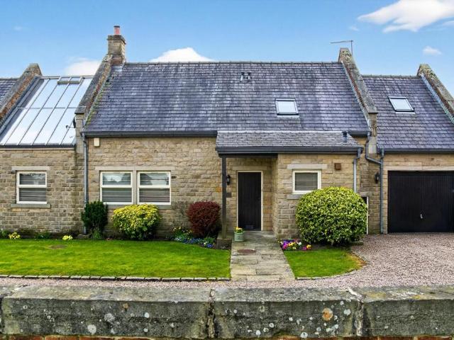 House for sale in Beckwithshaw, North Yorkshire