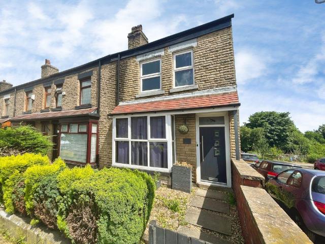 House for sale in Bradshaw, Lee Bank