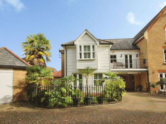House for sale in Shenfield, Brentwood