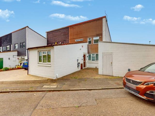 House for sale in Northwood, Greater London