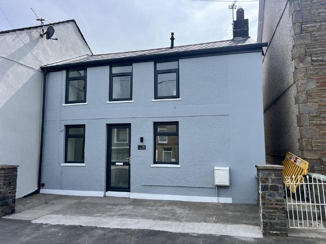 House for sale in Brynaman Isaf, Lower Brynamman