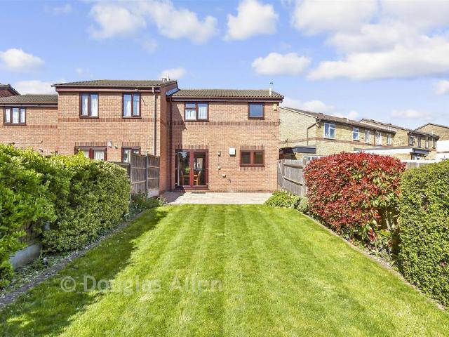 House for sale in Chadwell Heath, Greater London