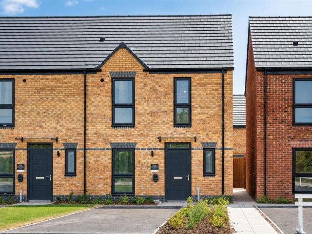 House for sale in Barton In Fabis, East Midlands