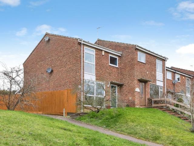 House for sale in Leighton-Linslade, Linslade