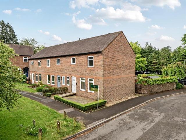 House for sale in Fole, Surrey