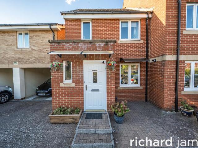 House for sale in Rodbourne, Swindon