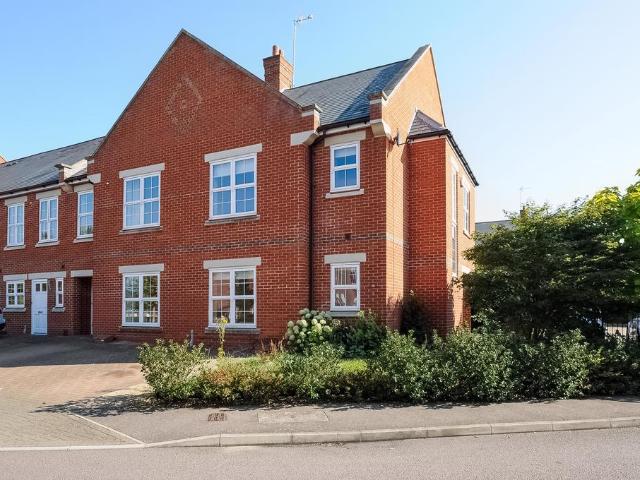 House for sale in Frogmore, Five Acres