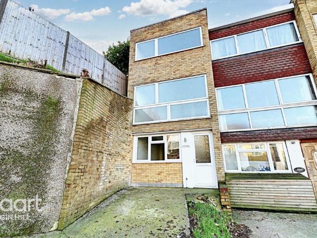House for sale in Aperfield, Greater London