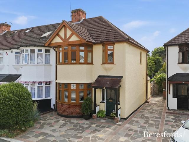 House for sale in Gidea Park, Greater London