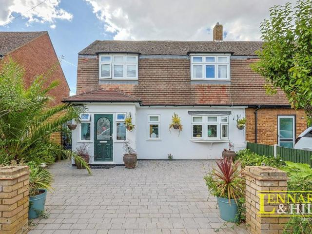 House for sale in Chadwell St Mary, Essex