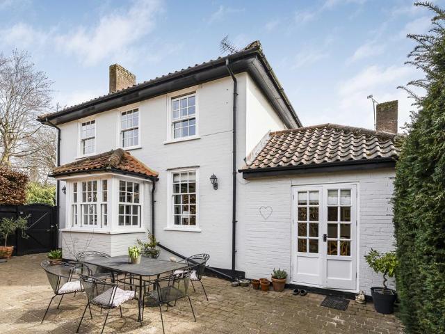 House for sale in Hudnall, Pouchen End
