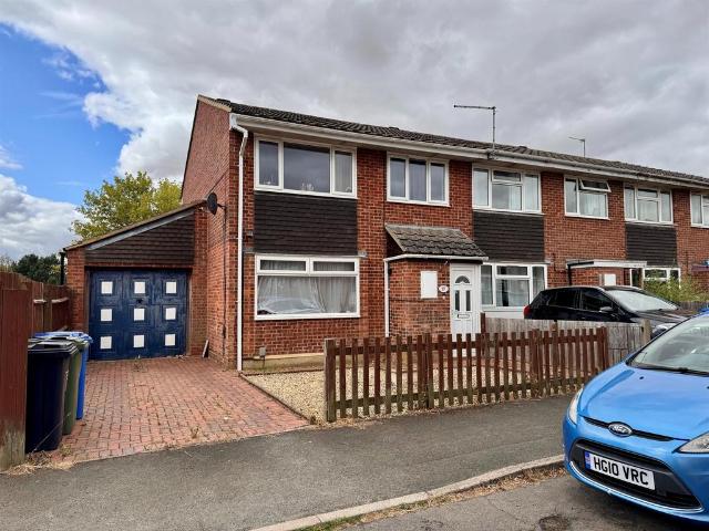 House for sale in Desborough