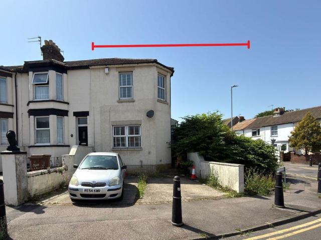 House for sale in Brompton, Gillingham