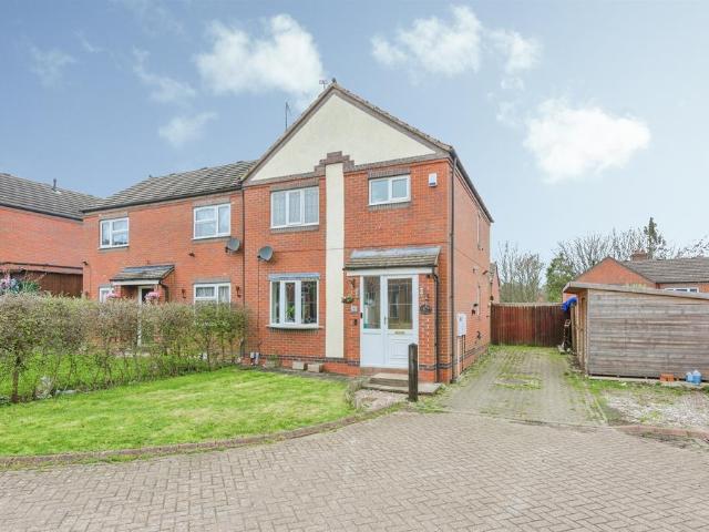 House for sale in Gun Hill, Warwickshire