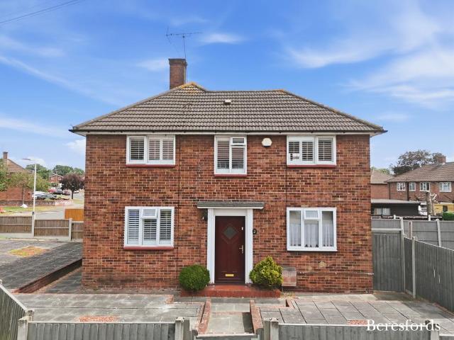 House for sale in Harold Hill, Greater London
