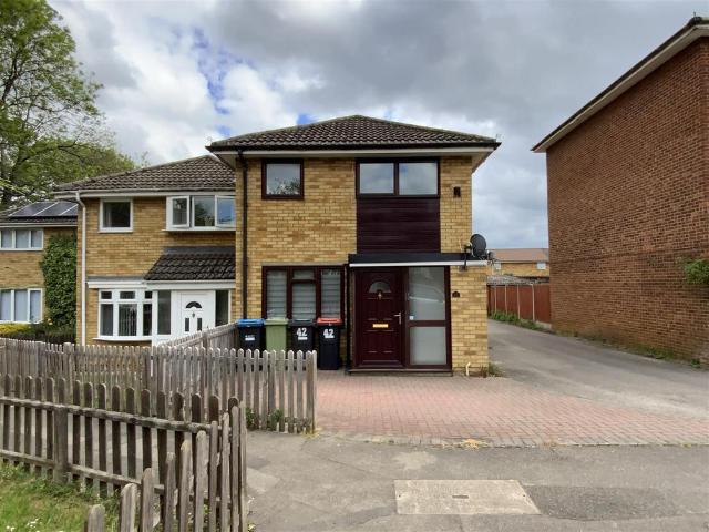 House for sale in Poets Estate, Newport Pagnell
