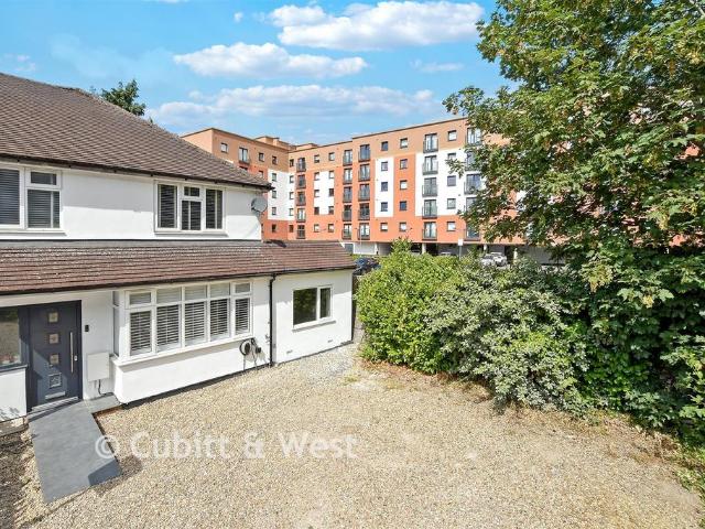 House for sale in Hillview, Surrey
