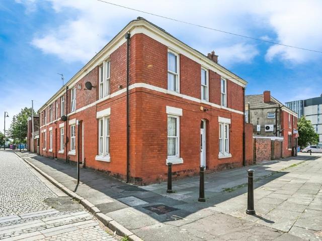 House for sale in Calderstones