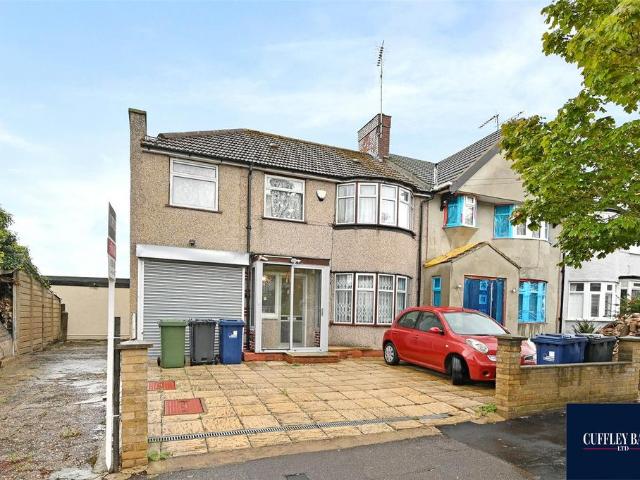 House for sale in London Borough of Ealing, Greater London