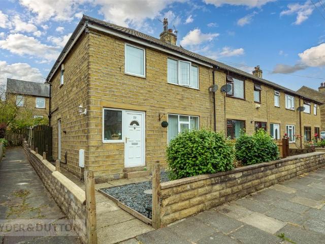 House for sale in Lindley, West Yorkshire