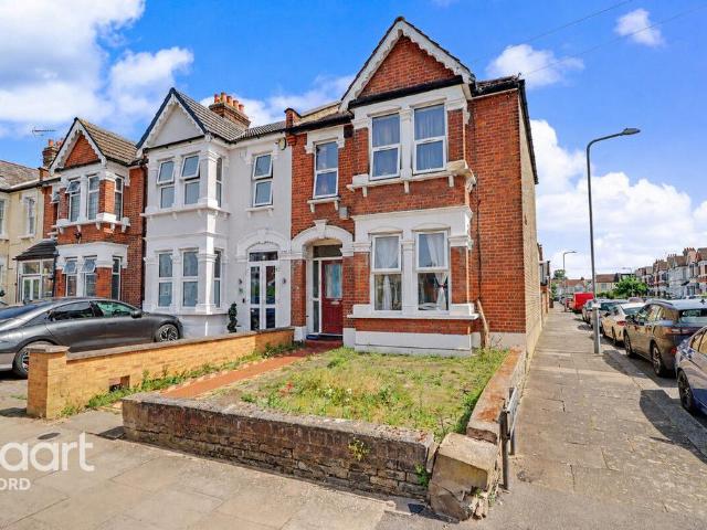 House for sale in Gants Hill, Greater London