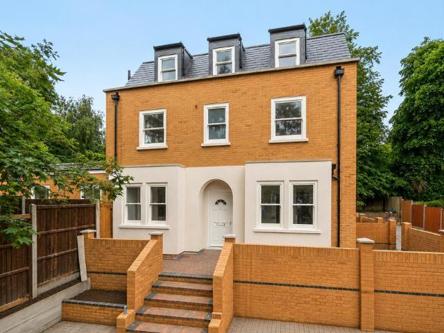 House for sale in Plumstead, Greater London