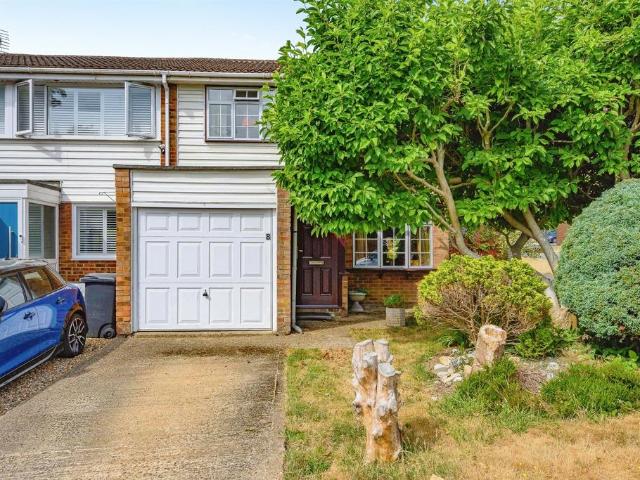 House for sale in Woodhall Farm, Pouchen End
