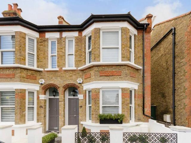 House for sale in Surbiton, Greater London