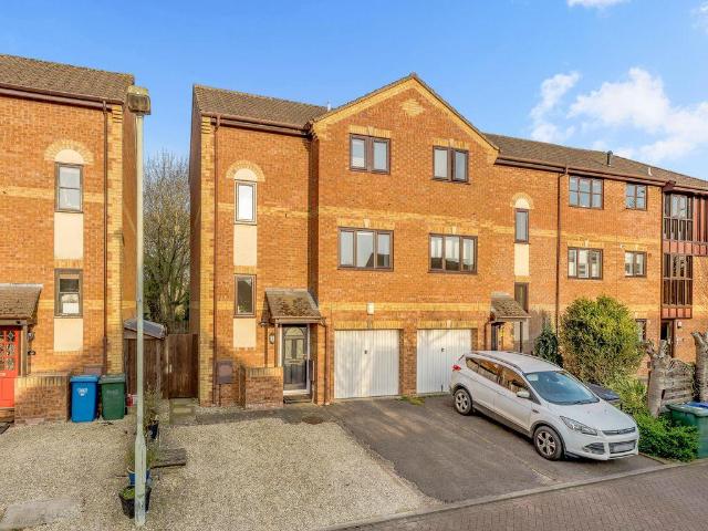 House for sale in Evershot, Oxfordshire