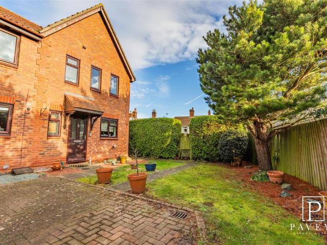 House for sale in Frinton and Walton, Dale Hill