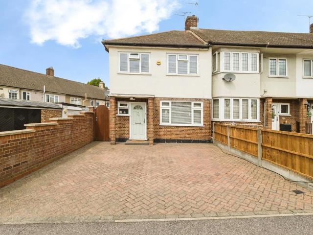 House for sale in Harold Wood, Greater London