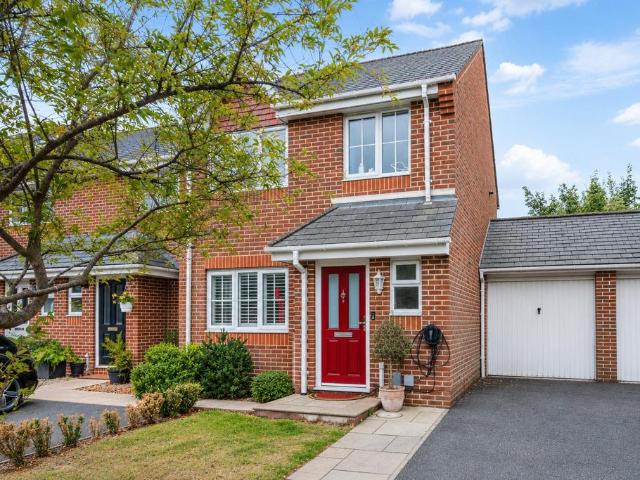 House for sale in The Wells, Surrey