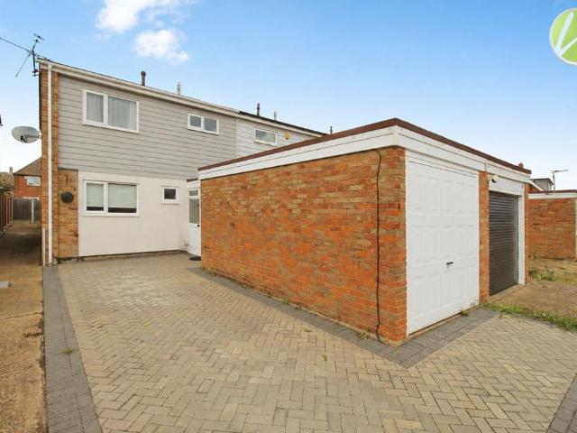 House for sale in Stanford-le-hope, Essex