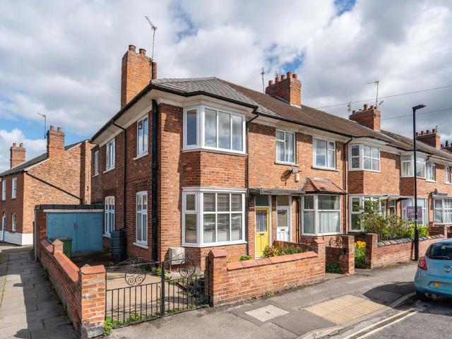 House for sale in High Field, York