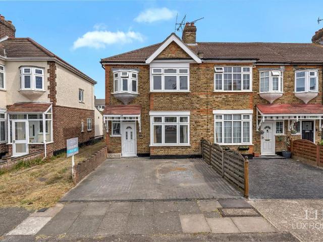 House for sale in Gidea Park, Greater London