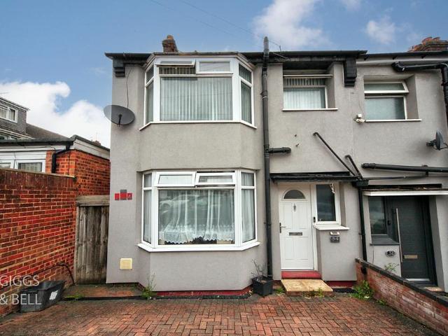 House for sale in Lewsey Farm, Luton