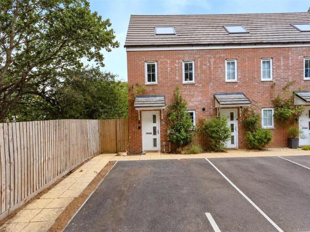 House for sale in Dunstable, Central Bedfordshire