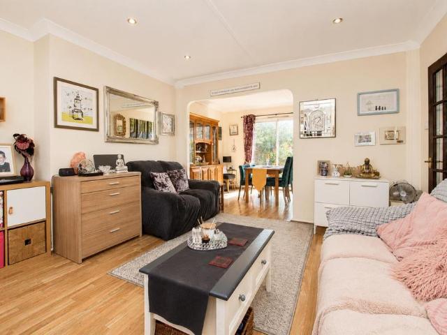 House for sale in Elstree and Borehamwood, Borehamwood
