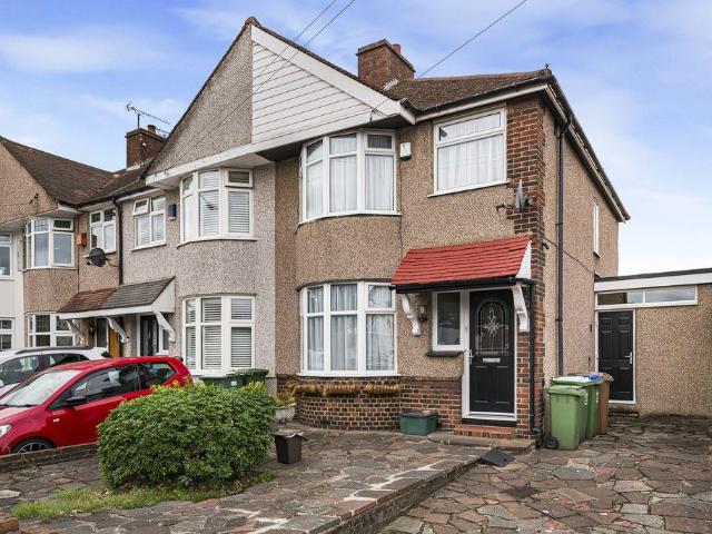 House for sale in Albany Park, Greater London