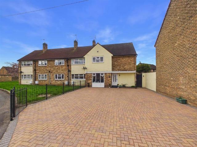 House for sale in Anlaby Park, Hull