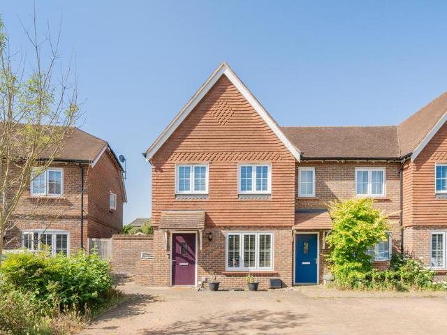 House for sale in Fole, Surrey