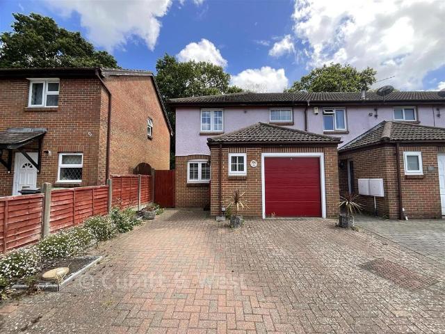 House for sale in Spring Vale, Hampshire