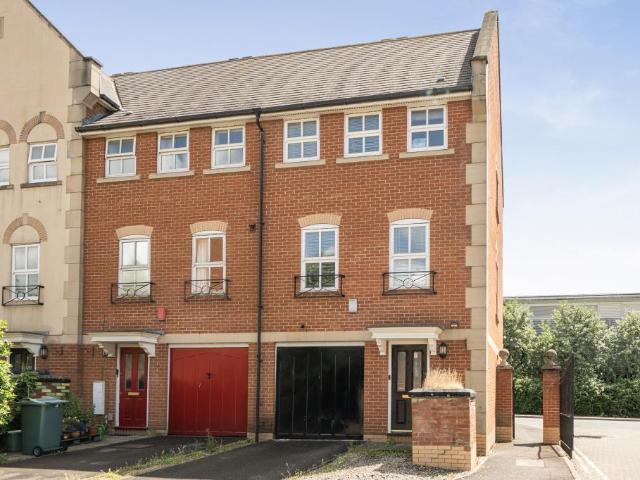 House for sale in The Slade, Oxfordshire