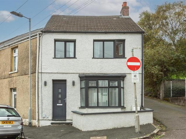 House for sale in Plasmarl, Swansea