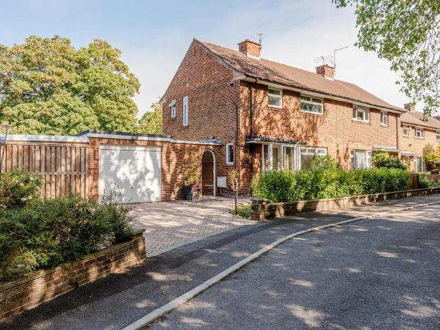 House for sale in Cherry Orchards, Bristol